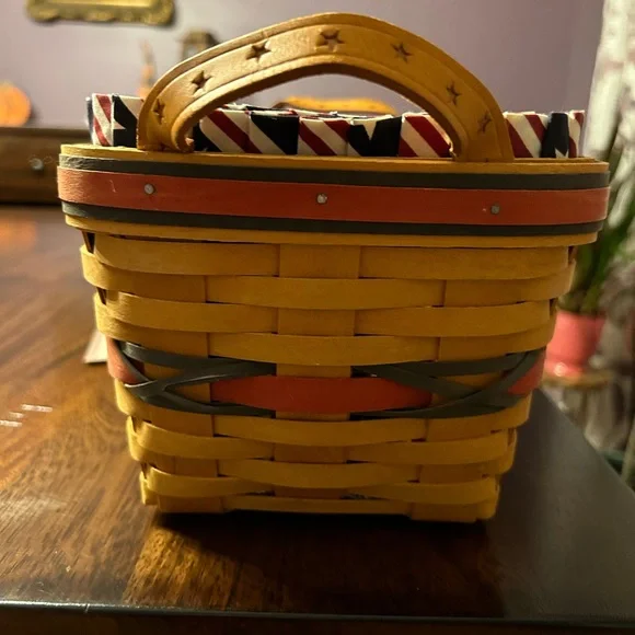 Longaberger 2000 All American Sparkler Basket, liner, and protector - Picture 6 of 13